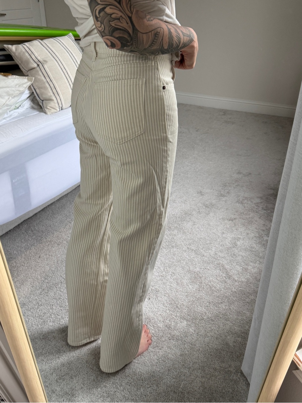 Abercrombie & Fitch The 90s Relaxed Jean High Rise